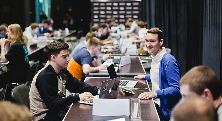 Бизнес-коммуна: как построить горизонтальную структуру в IT-компании и не скатиться в хаос
