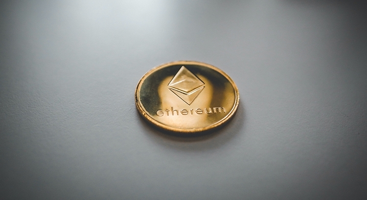 Биткоины и альткоины: как инвестировать безопасно