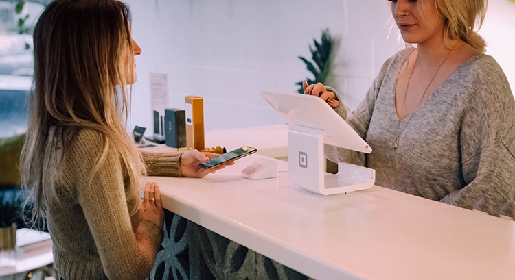 NFC-чип против QR-кода: что удобнее и выгоднее?