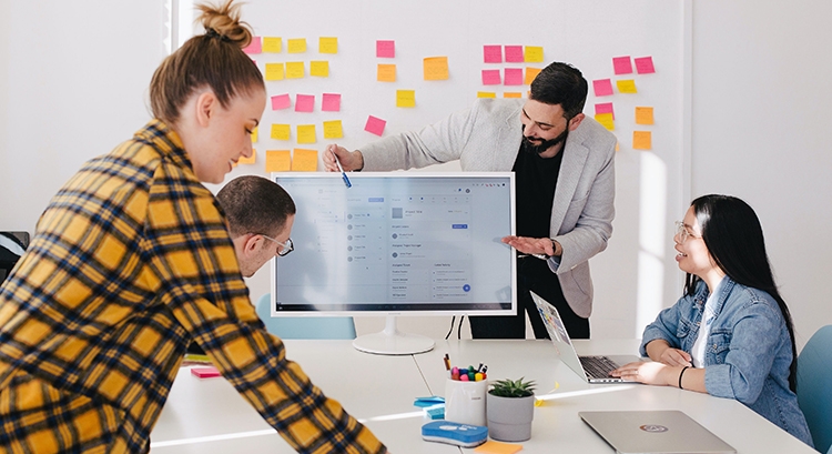С чем сталкиваются компании при внедрении CRM-системы и как избежать ошибок