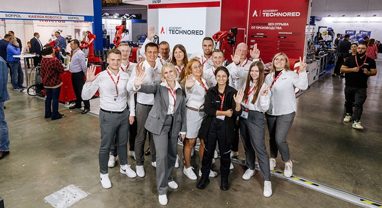 Как в TECHNORED учат заказчиков программировать промышленных роботов с помощью онлайн-курса