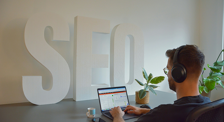 Итоги года и тренды SEO-2026: оптимизация под ИИ, локальное SEO, UX и голосовой поиск