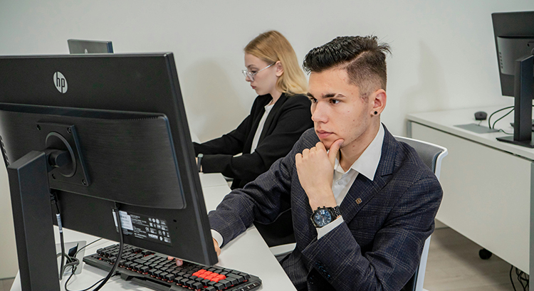 Поколение Z выходит на работу: как перестроить найм, если вы привыкли к миллениалам